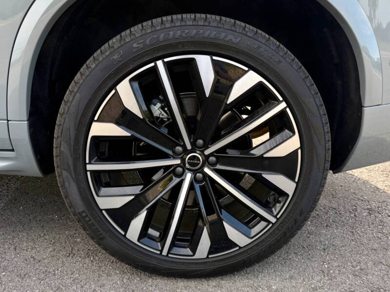 2025 Volvo XC90 T8 Plus Bright Theme 7P