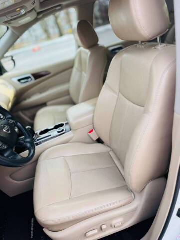 2017 Nissan Pathfinder Platinum