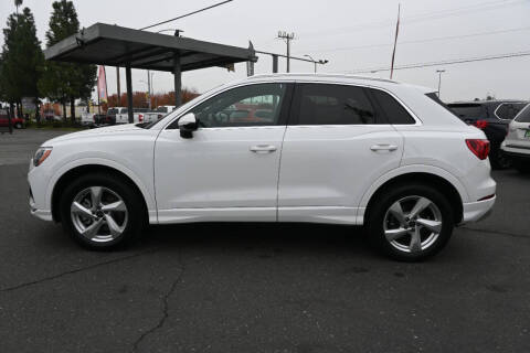 2021 Audi Q3 quattro Premium 40 TFSI