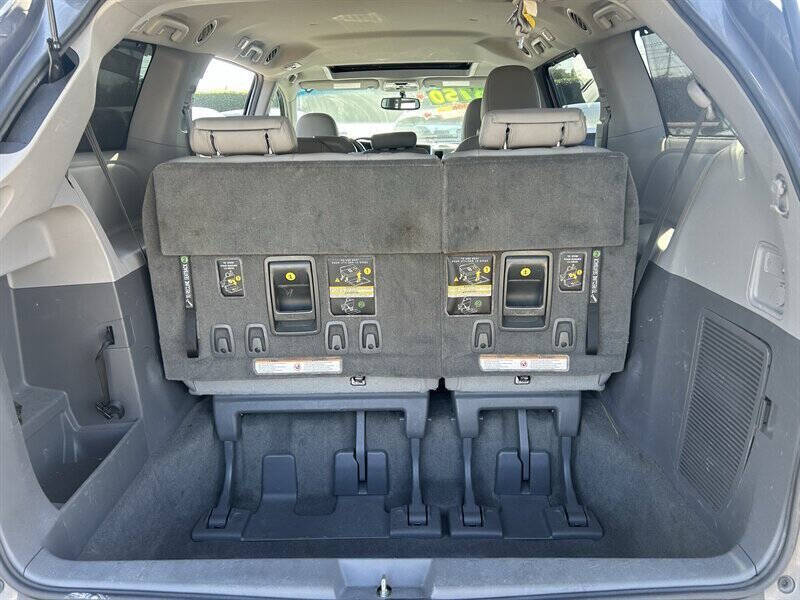 2017 Toyota Sienna XLE 8-Passenger