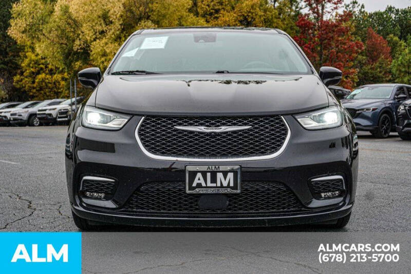 2024 Chrysler Pacifica Plug-In Hybrid Select