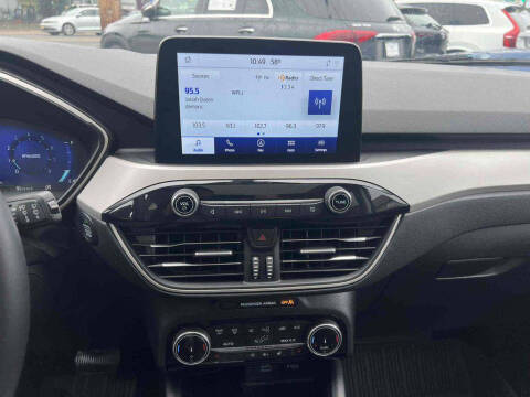 2022 Ford Escape SEL