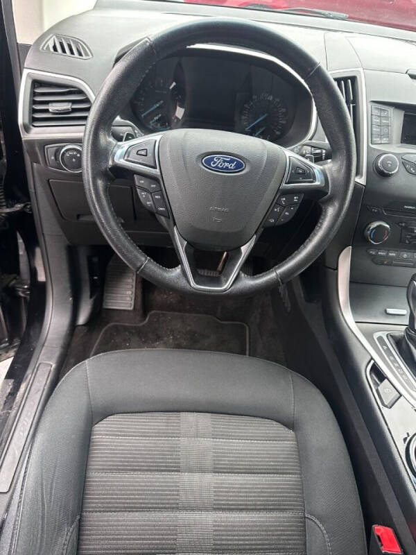 2018 Ford Edge SEL photo 17