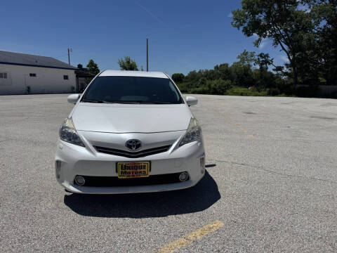 2014 Toyota Prius v Five