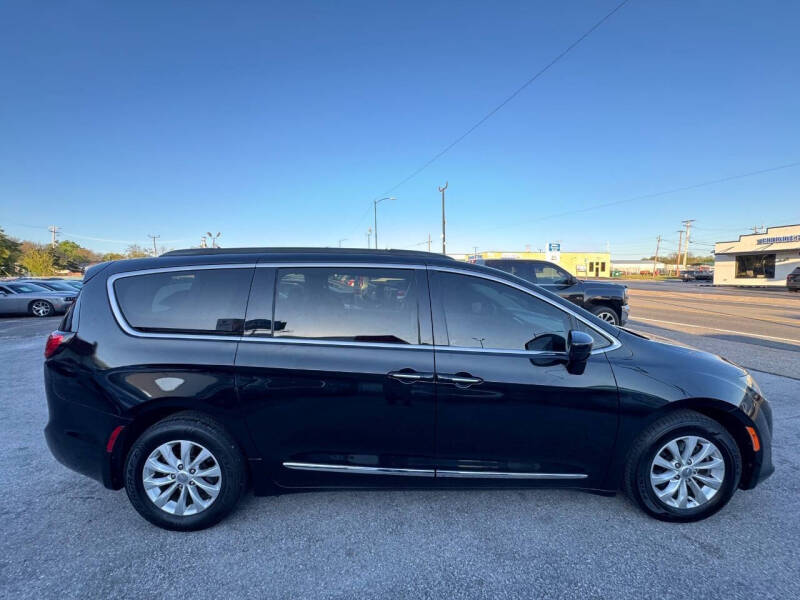 2017 Chrysler Pacifica Touring Plus