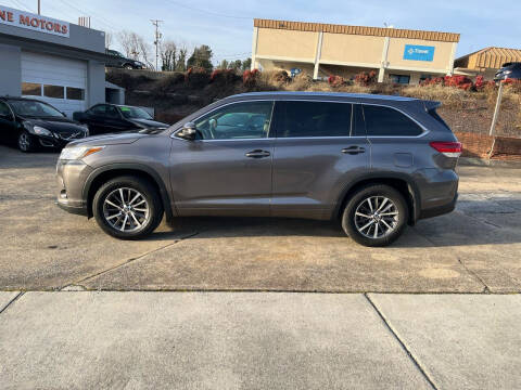 2017 Toyota Highlander for sale at State Line Motors in Bristol VA