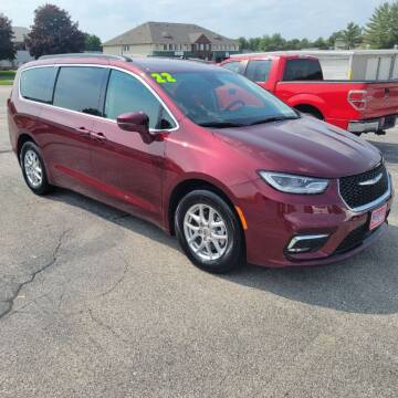 2022 Chrysler Pacifica for sale at Cooley Auto Sales in North Liberty IA