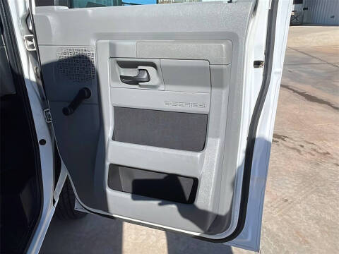 2011 Ford E-Series E-450 SD