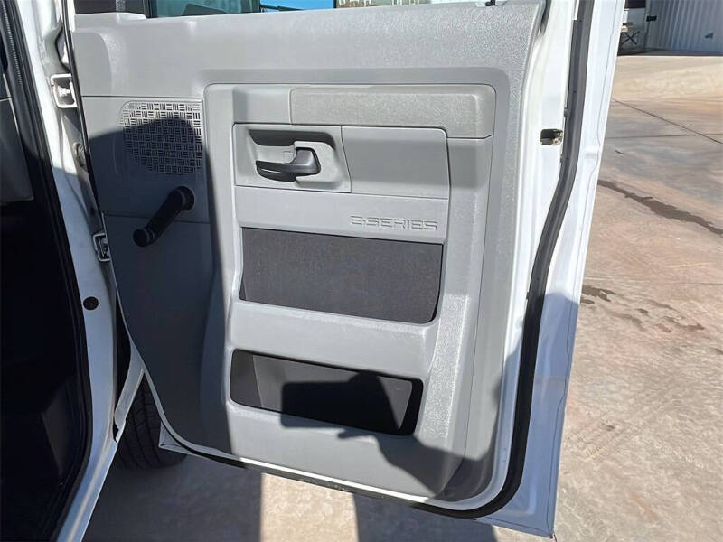 2011 Ford E-Series E-450 SD