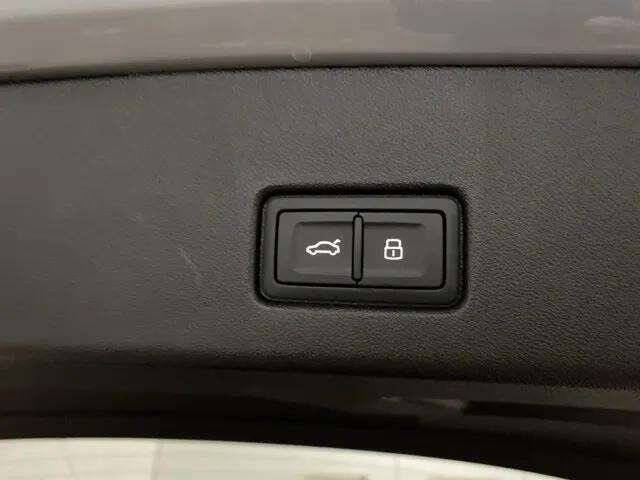 2024 Audi Q4 e-tron quattro Premium 55