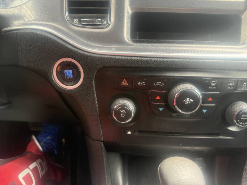 2012 Dodge Charger SE