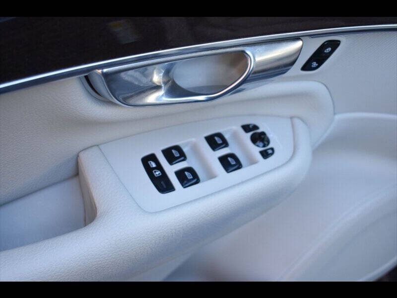 2018 Volvo XC90 T6 Momentum