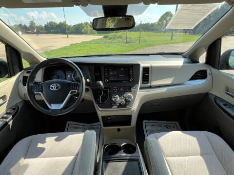 2020 Toyota Sienna LE 7-Passenger