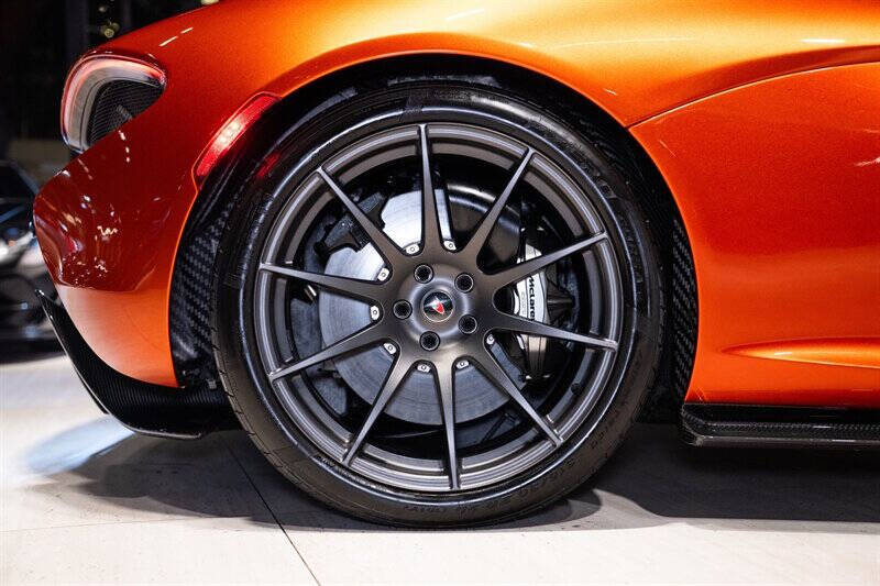 2014 McLaren P1