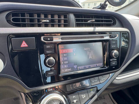 2016 Toyota Prius c Two