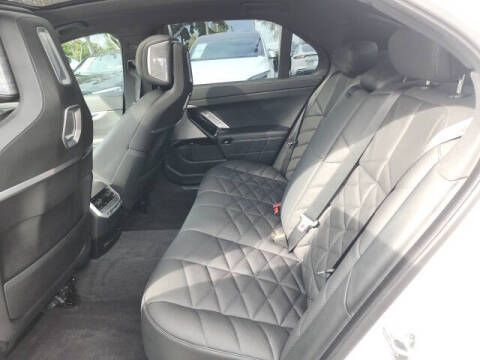 2023 BMW 7 Series 740i