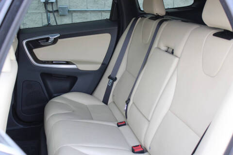 2016 Volvo XC60 T6 Platinum