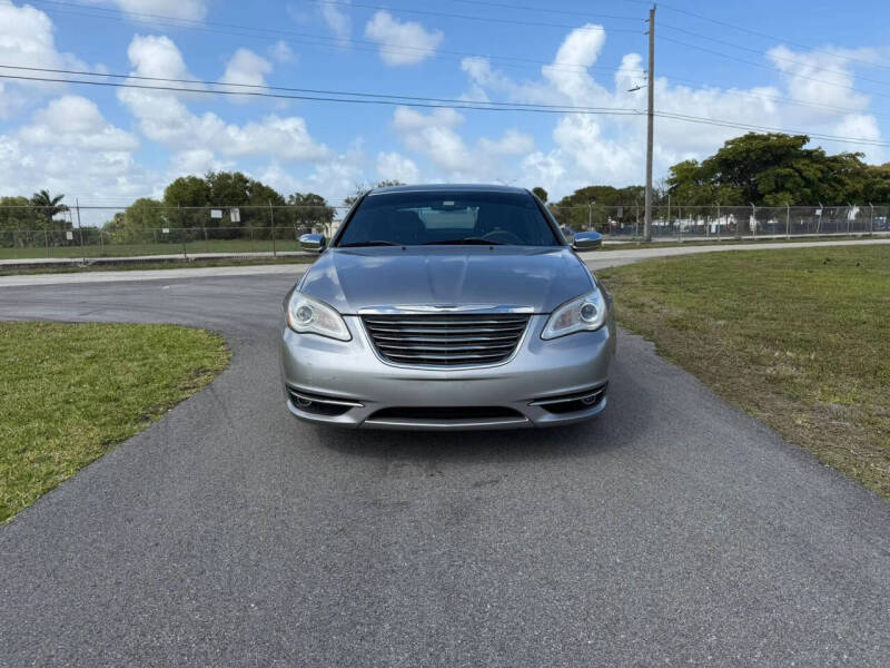 2013 Chrysler 200 Limited
