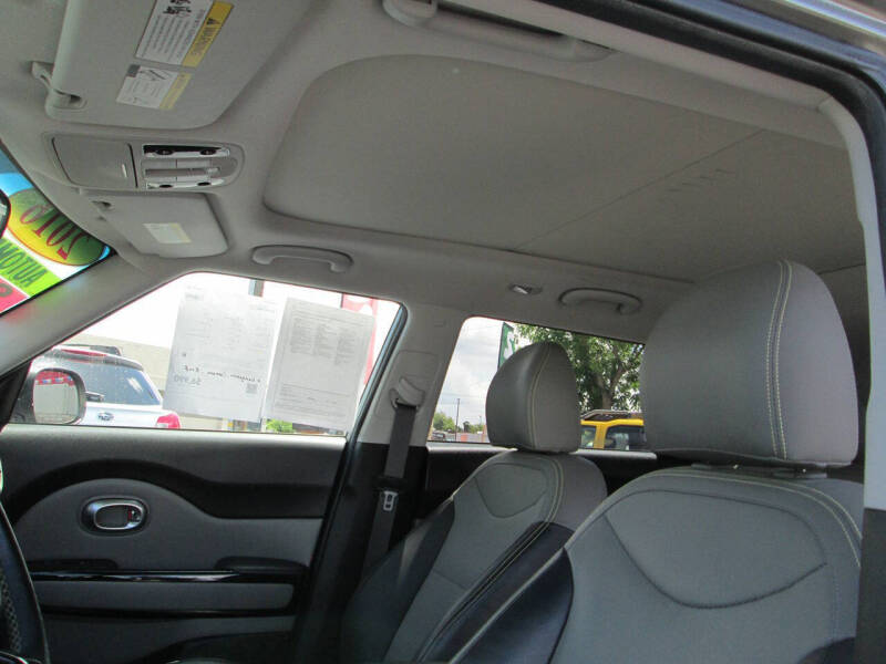2016 Kia Soul +