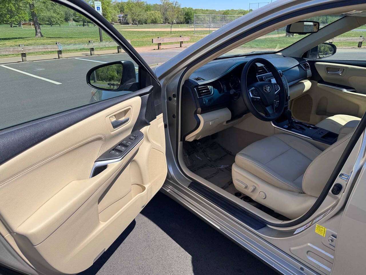 2015 Toyota Camry 2