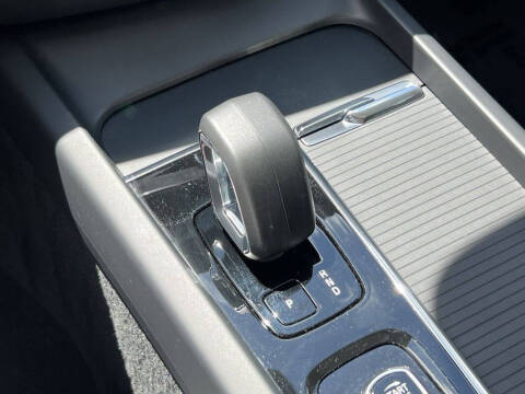 2024 Volvo S60 B5 Core Dark Theme