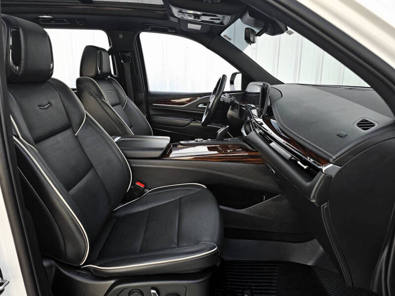 2022 Cadillac Escalade ESV Premium Luxury