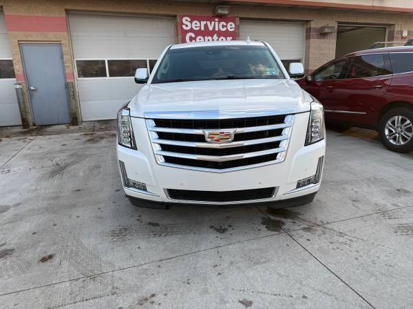 2016 Cadillac Escalade Luxury Collection