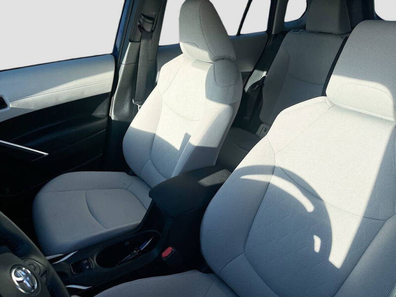 2025 Toyota Corolla Cross LE
