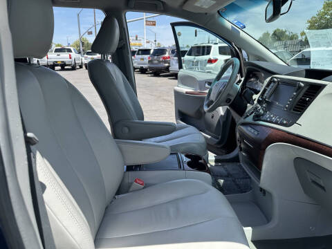 2012 Toyota Sienna XLE 8-Passenger