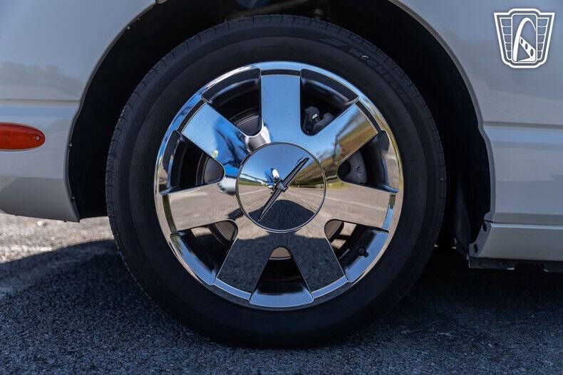 2002 Ford Thunderbird Deluxe