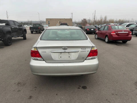 2005 Toyota Camry LE V6