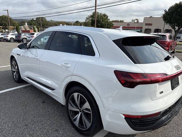 2024 Audi Q8 e-tron quattro Premium Plus