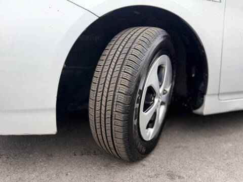 2013 Toyota Prius Three