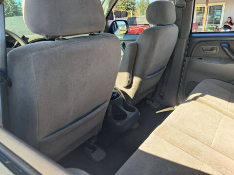 2004 Toyota Sequoia SR5