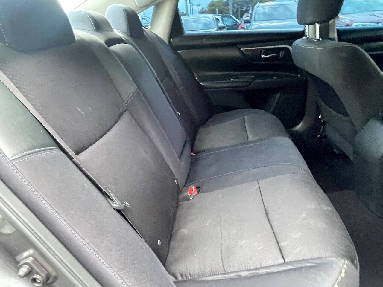 2017 Nissan Altima Sedan - $11,900
