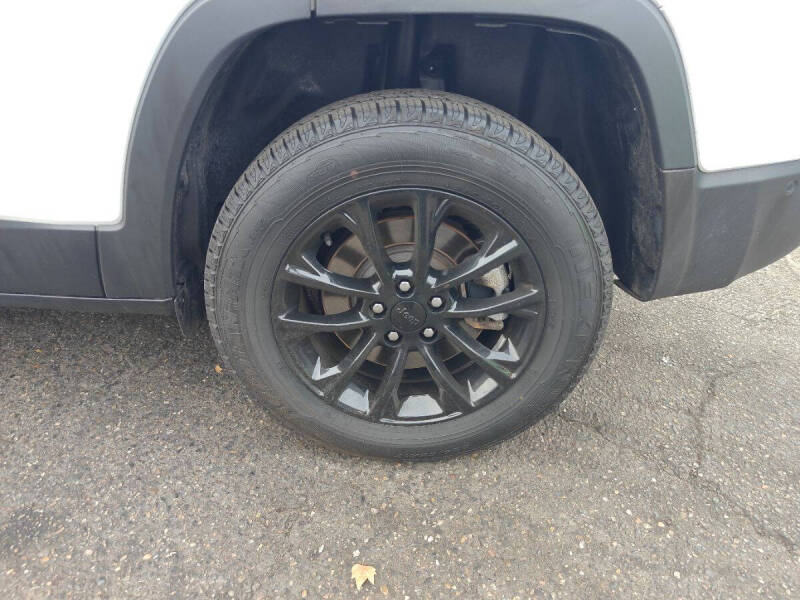 2023 Jeep Cherokee Altitude Lux