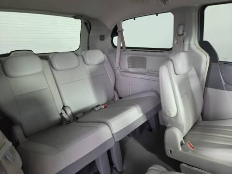 2009 Chrysler Town and Country Touring