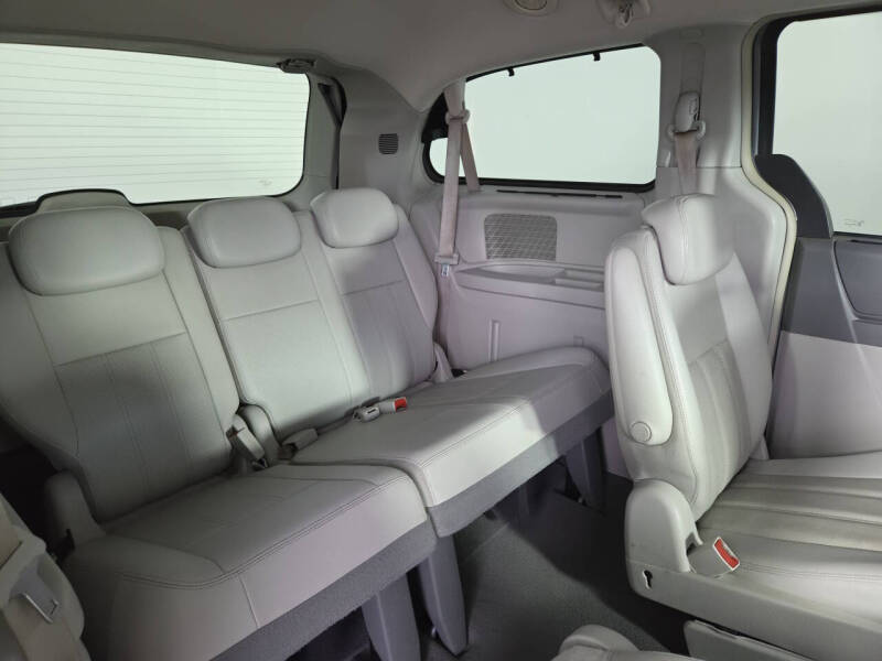 2009 Chrysler Town and Country Touring