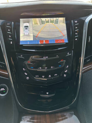 2018 Cadillac Escalade Luxury