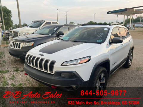 2015 Jeep Cherokee for sale at B & B Auto Sales in Brookings SD