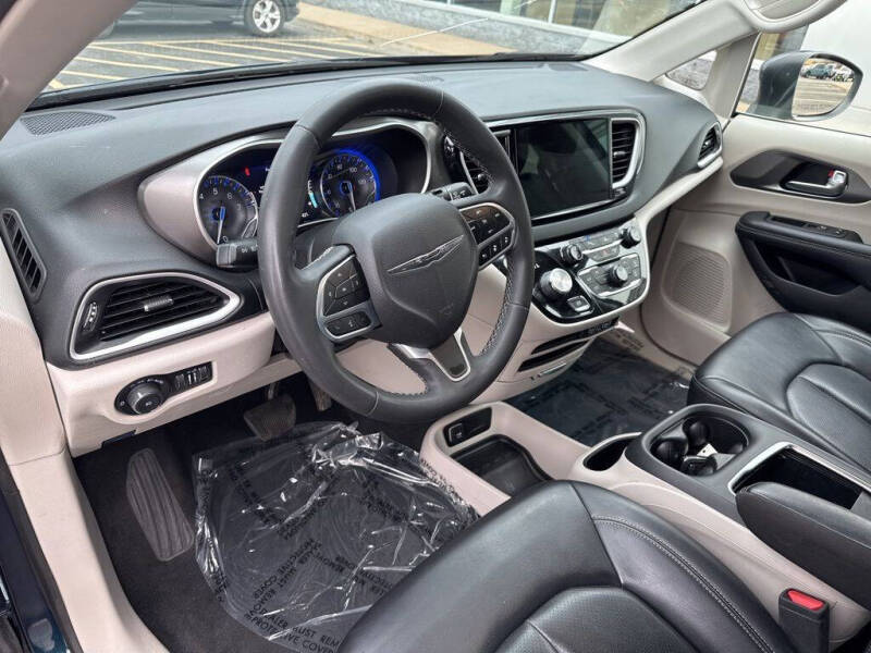 2023 Chrysler Pacifica Touring L