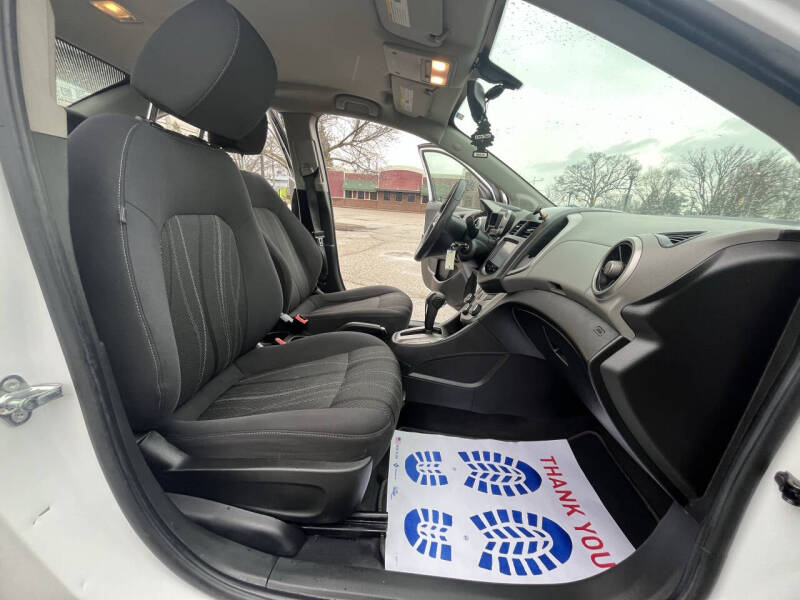 2016 Chevrolet Sonic LT Auto