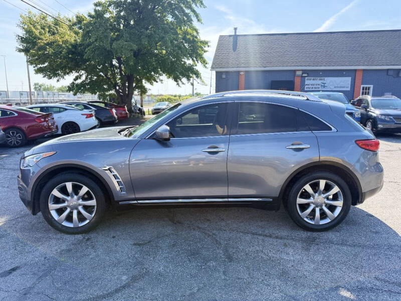2017 Infiniti QX70