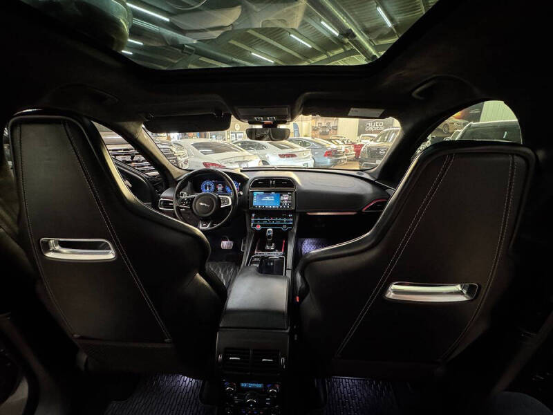 2020 Jaguar F-PACE SVR