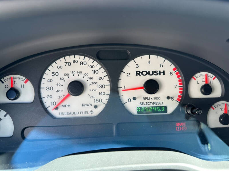 2004 Ford Mustang GT Deluxe