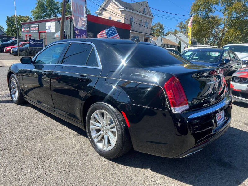 2017 Chrysler 300 Limited