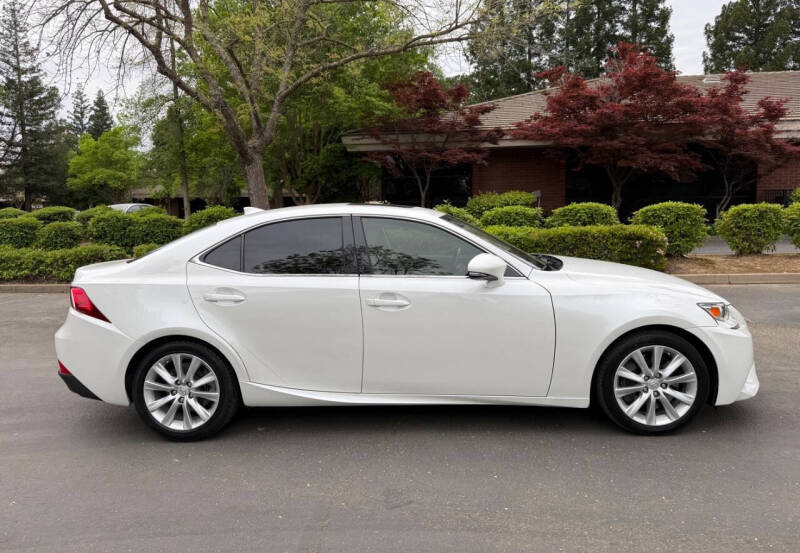 2016 Lexus IS 200t