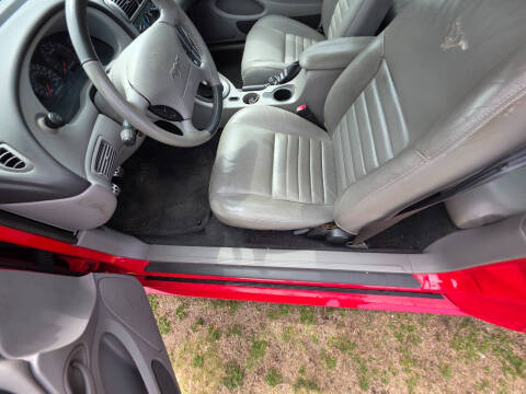2004 Ford Mustang GT Deluxe