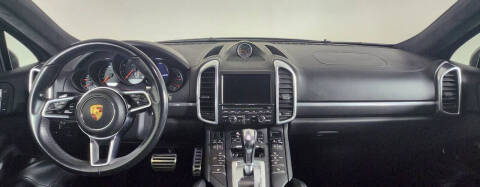 2016 Porsche Cayenne GTS