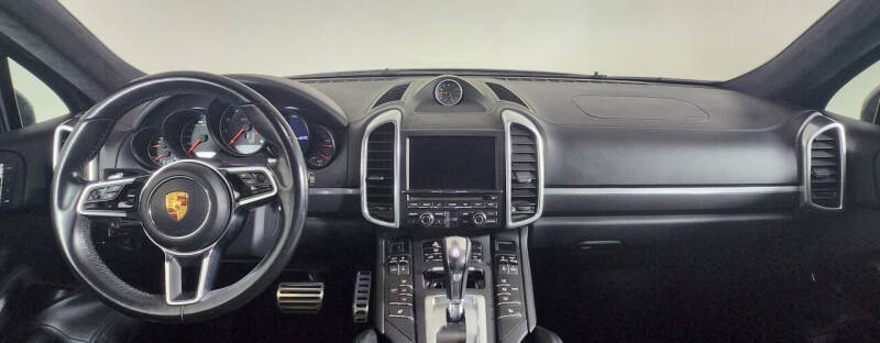 2016 Porsche Cayenne GTS
